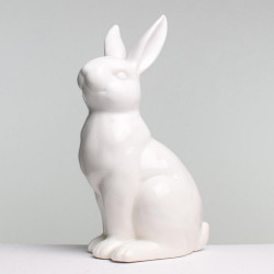 Zajac sediaci porcelánový biely